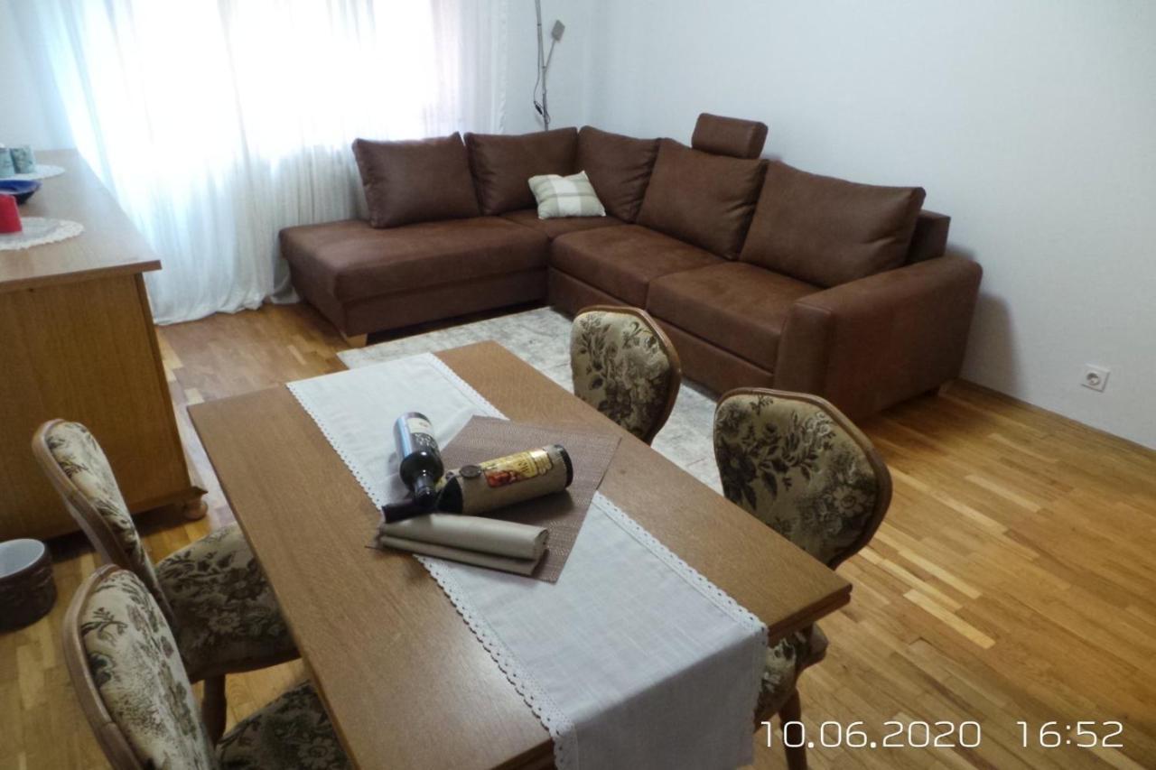 Walk Apartment Vukovar Esterno foto