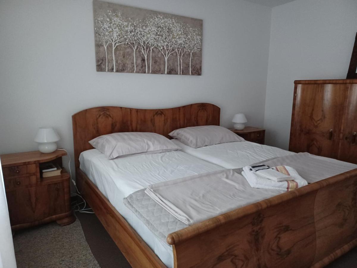 Walk Apartment Vukovar Esterno foto