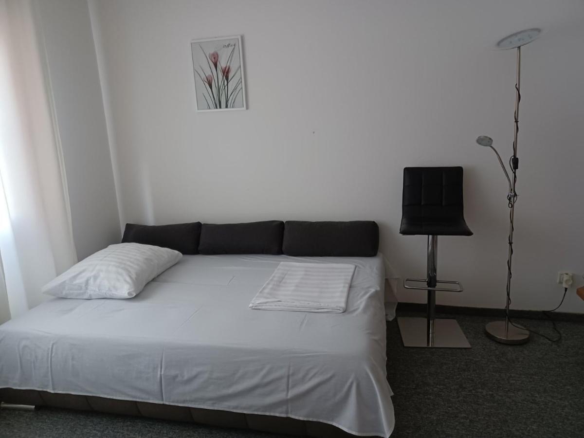 Walk Apartment Vukovar Esterno foto