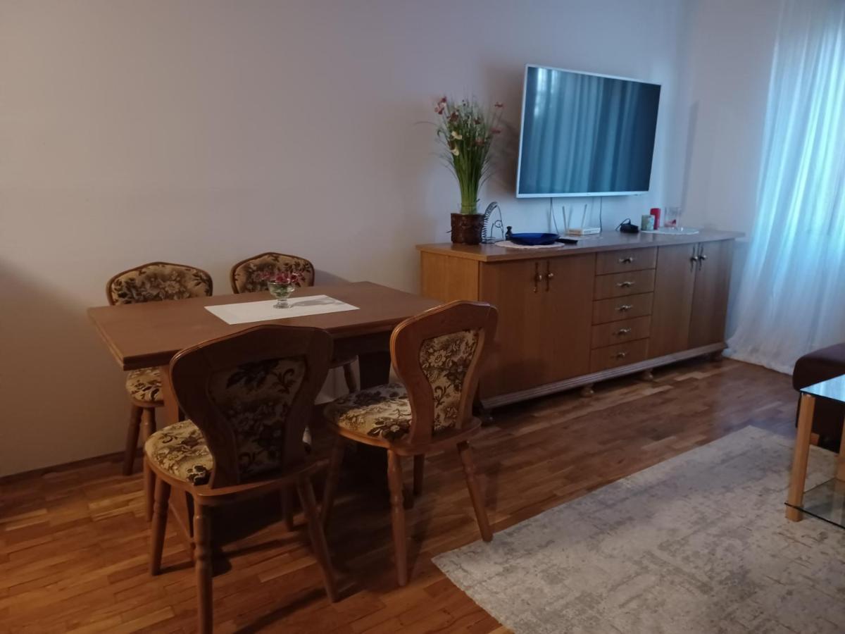 Walk Apartment Vukovar Esterno foto